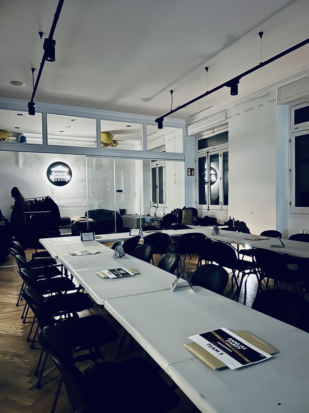Sala corporativa montada en 30 minutos